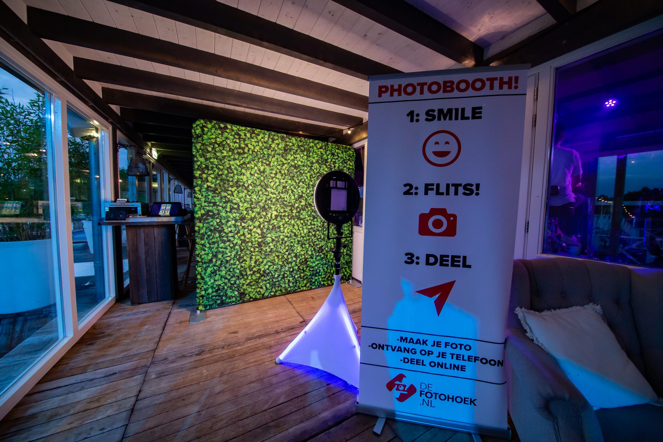 Groene kunsthaag achtergrond panheel beachclub Degreez